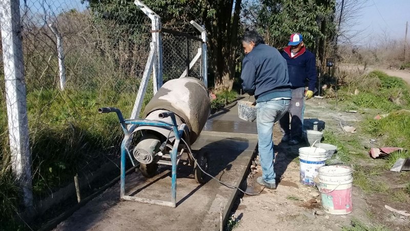 Nueva vereda sobre Soldado Argentino en La Capilla