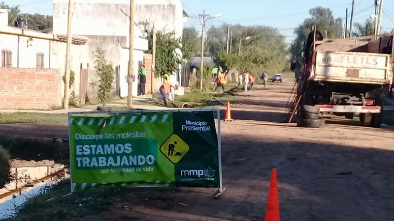 Limpieza de zanjas y desagües en El Hornero