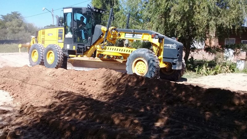 Avanza el nivelado y entoscado de García en La Paz