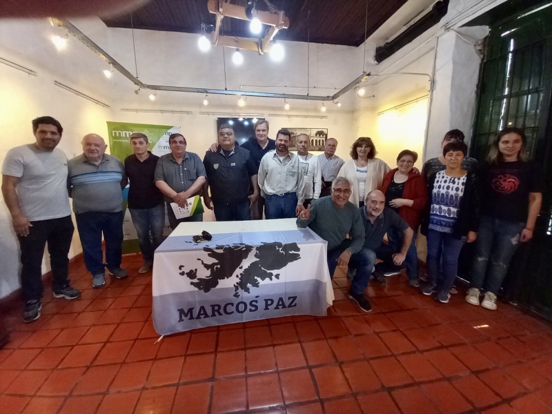 Entrega de decreto de adhesión a Veteranos de Malvinas