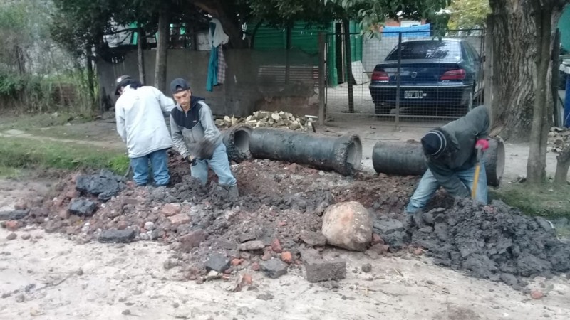 Limpieza de desagües pluviales en El Zorzal