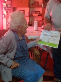 Reconocimiento a la vecina Estela Gioia, de 98 años