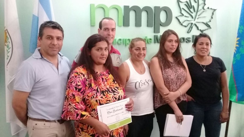 Reconocimiento a la trabajadora municipal Rosa Bustamente