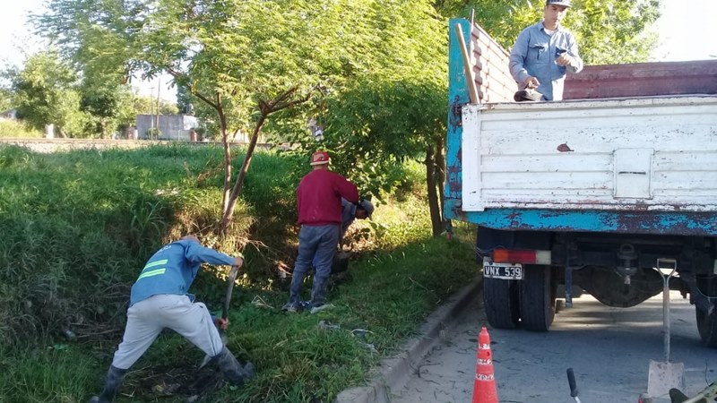 Continúan los trabajos en el área de Hidráulica