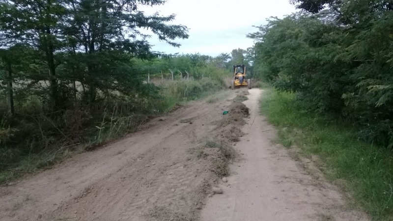 Nivelado de calle Pueyrredón en el barrio El Lucero