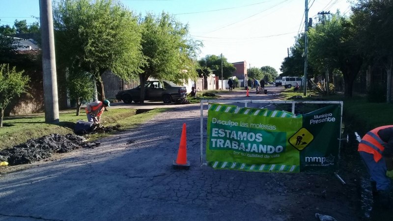 Limpieza y mantenimiento de calles en La Trocha