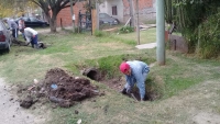 Limpieza de desagües pluviales en el barrio Independencia