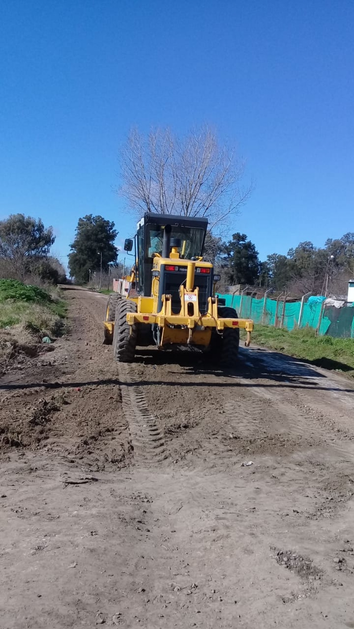 Nivelado de calles en el barrio Sarmiento