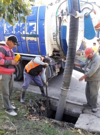 Limpieza de bocas de tormenta y desagües pluviales