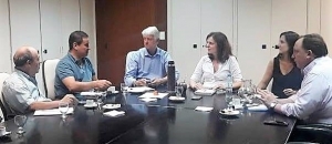 Curutchet participó de una reunión de intendentes con la titular de Acumar