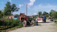 Zanjeo y colocación de caños de desagüe en La Milagrosa