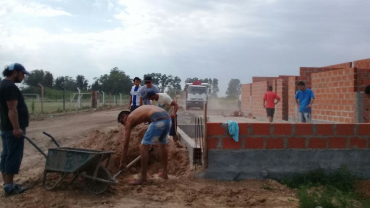 Obras en barrio Don Rolando