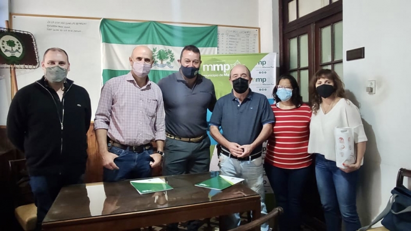 Firma de convenio con la Sociedad Rural de Marcos Paz