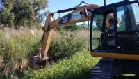 Limpieza del canal pluvial de Ruta 40 y arroyo La Paja