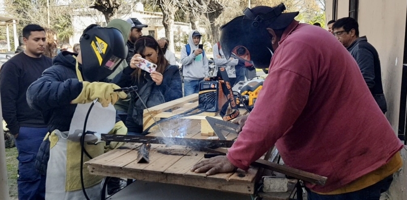 Finalizó el curso de Herrería