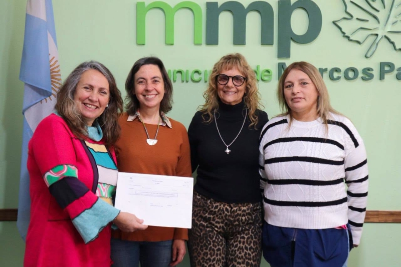 Entrega de apoyo econ&oacute;mico a la Jefatura Distrital