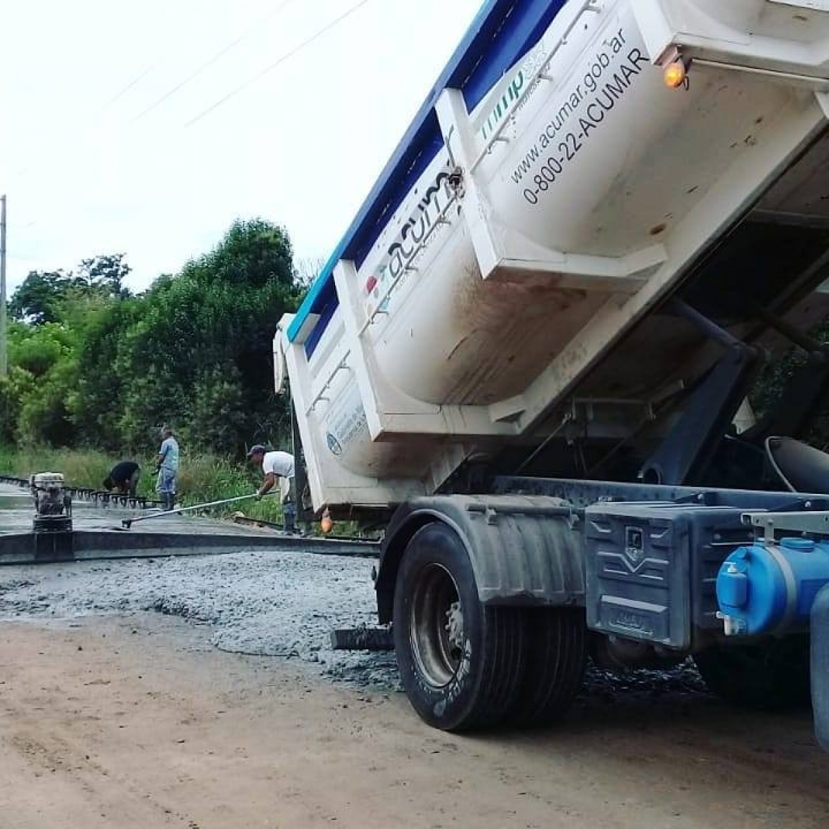 Continúan los trabajos de hormigonado en calle D&#039;Agnilo.