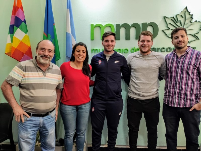 Torneos de padel y fútbol mixto en Totem