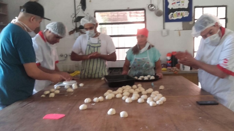 Producción de pizzetas del Proyecto Manos a la Obra