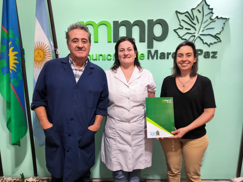 Entrega de apoyo económico al CFP 402