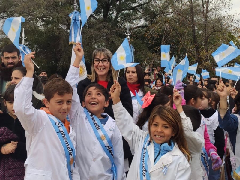 Alumnos de Marcos Paz realizaron la promesa de lealtad a la bandera