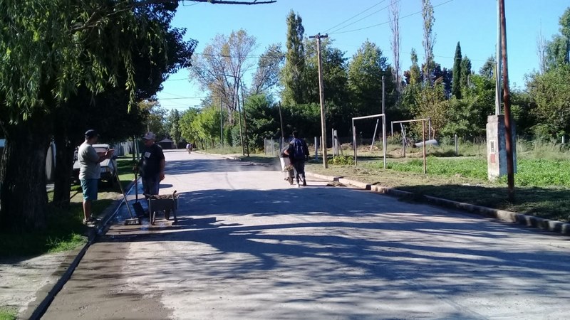 Tareas de barrido y limpieza en el barrio Santa María