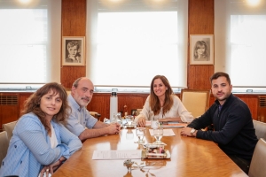 Ricardo Curutchet junto a la ministra Victoria Tolosa Paz