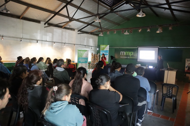 Taller de Manipulación de Alimentos y Comidas Saludables