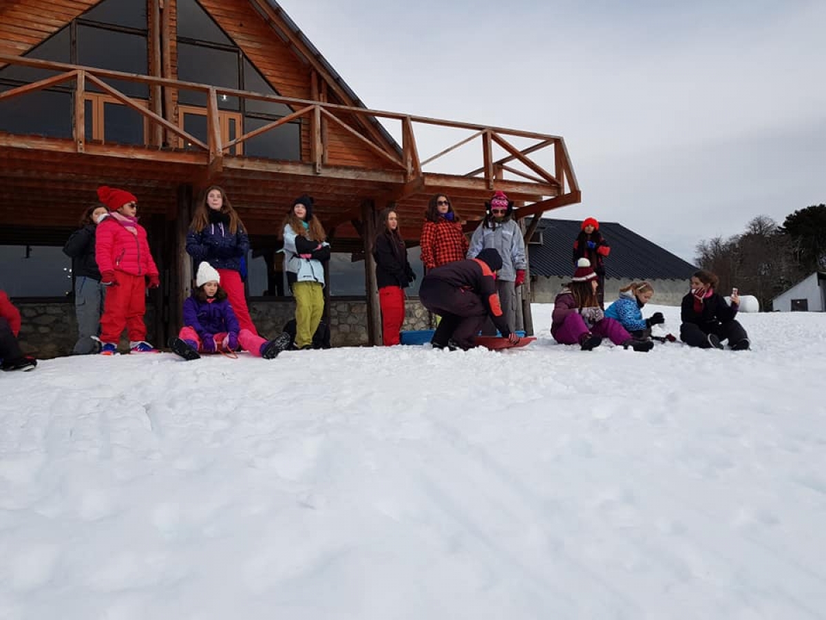 Otro día de ski y trineos de los ganadores de Marcos Paz Nieve