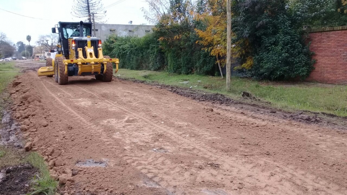 Nivelado y entoscado de la calle Melgar en el casco urbano