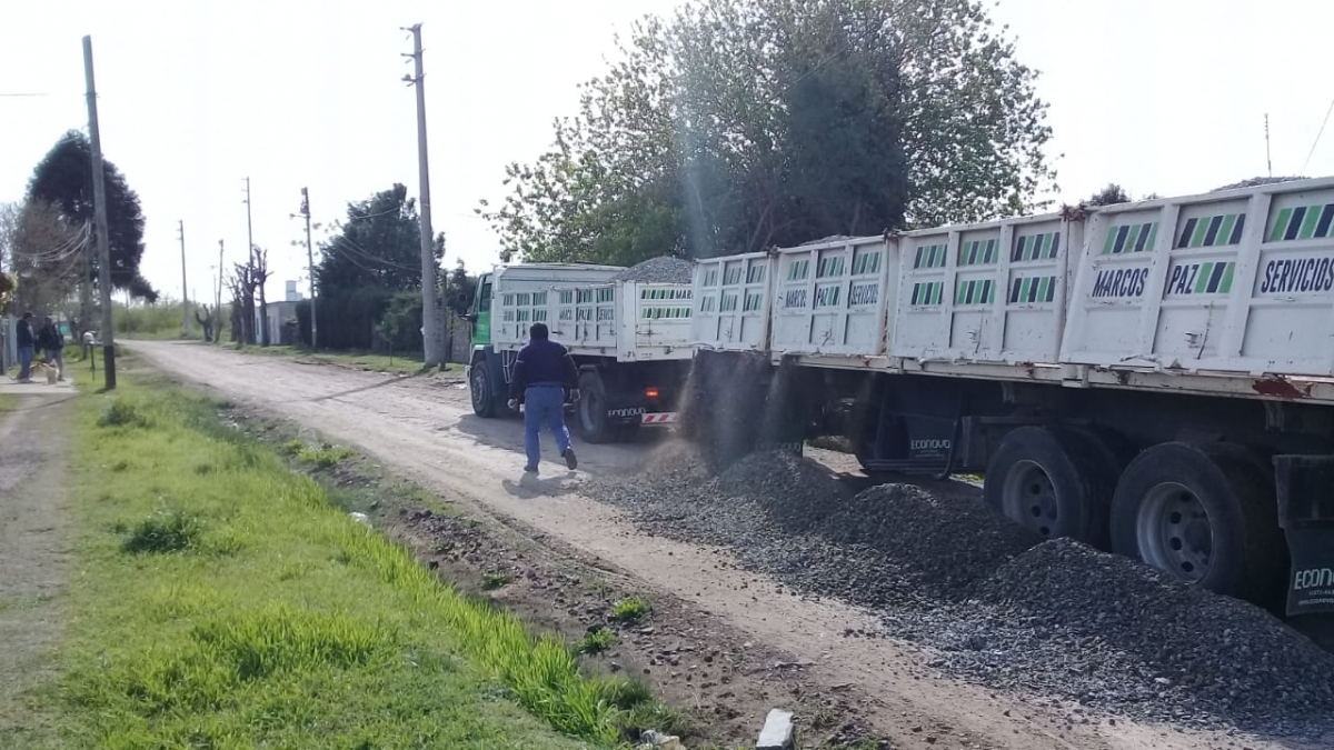 Colocación de piedras en el barrio San Patricio