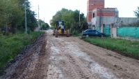 Nivelado de calle Jones en el casco urbano