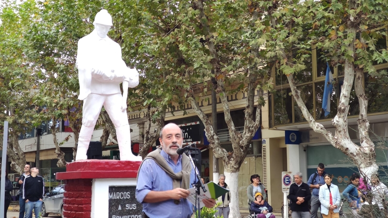 Homenaje a los Bomberos Voluntarios en su día