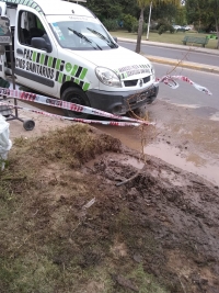 Arreglo de pérdida de agua en el casco urbano