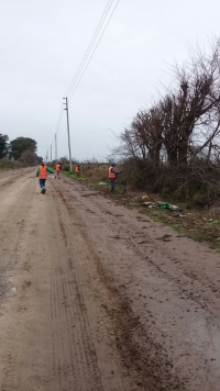 Limpieza de desagües pluviales en La Trocha