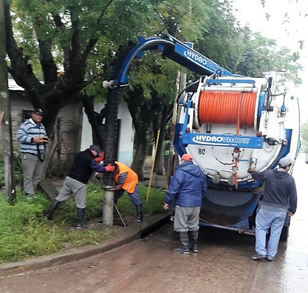 Mantenimiento de bocas de tormenta y cámaras en Rayito de Sol