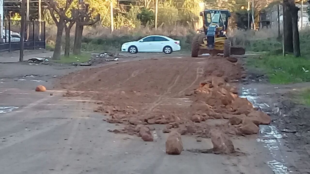 Finalizó el nivelado y entoscado de Canale en el barrio Güemes