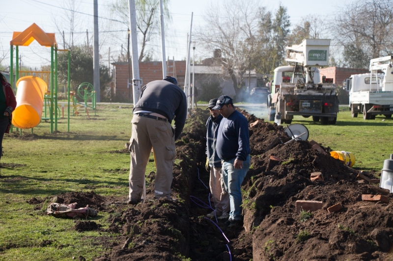 Avanza la nueva plaza de juegos en el barrio Gándara