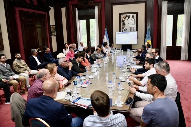 Reunión con el gobernador Axel Kicillof