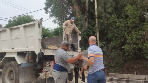 Apertura al tránsito de asfalto de calle Vélez Sarsfield entre Avellaneda y Balcarse