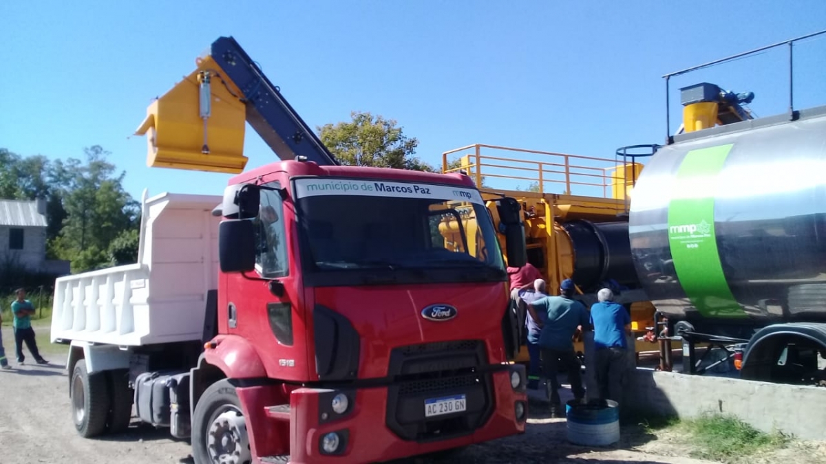 Primeros trabajos con material de la Planta Asfaltadora Municipal