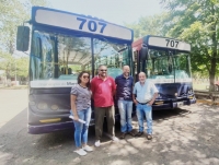 Entrega de dos nuevas unidades de transporte municipal