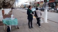 Mesa preventiva de salud en la Plaza San Martín