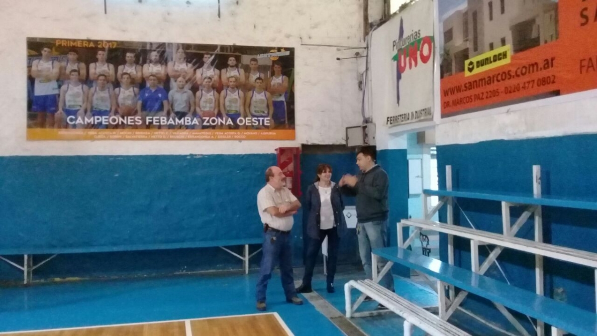 El intendente Curutchet visitó el Club Unitarios