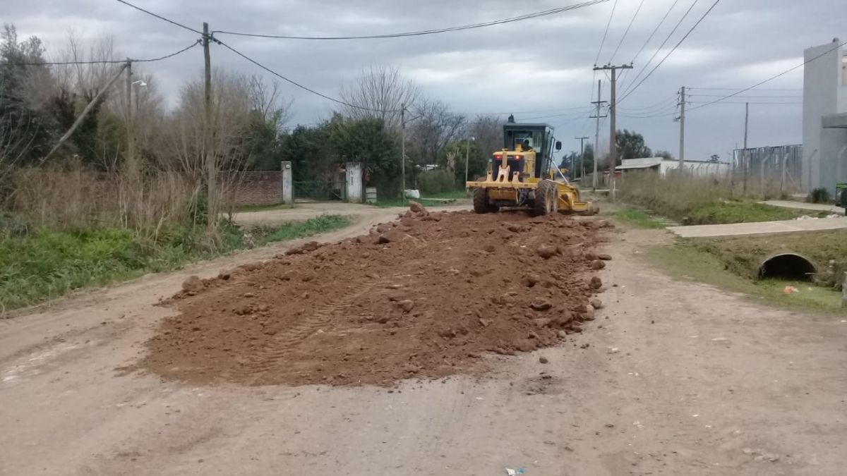 Nivelado y entoscado de Monteagudo en Las Talitas