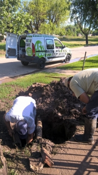 Reparación de pérdida de agua en respuesta a un reclamo de vecinos