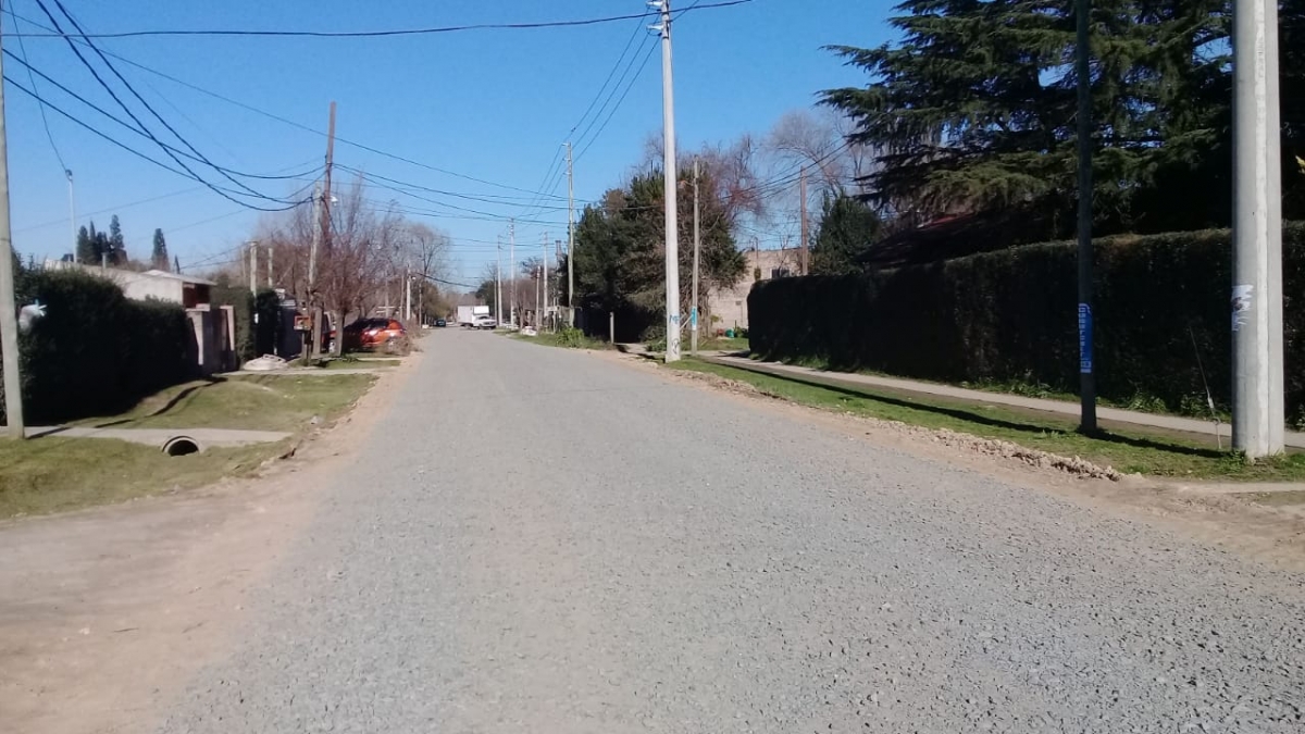 Colocación de piedras sobre la calle Montevideo