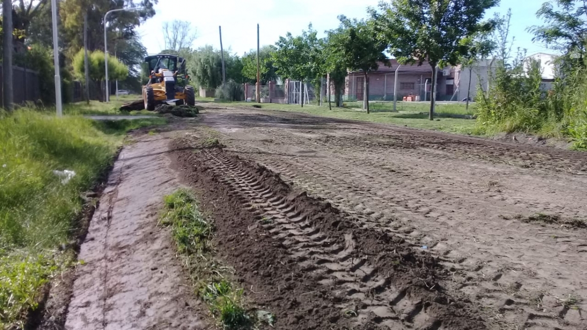 Nivelado y entoscado de la calle Riobamba en San Marcos