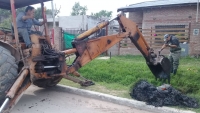 Limpieza de desagües en la calle Monteagudo