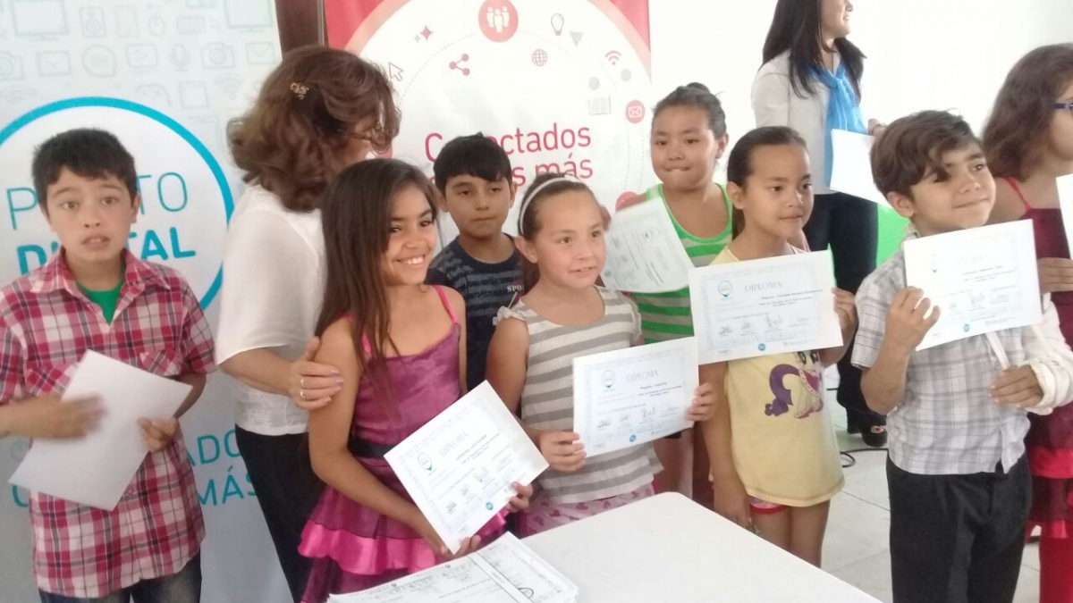 Entrega de diplomas en el Punto Digital